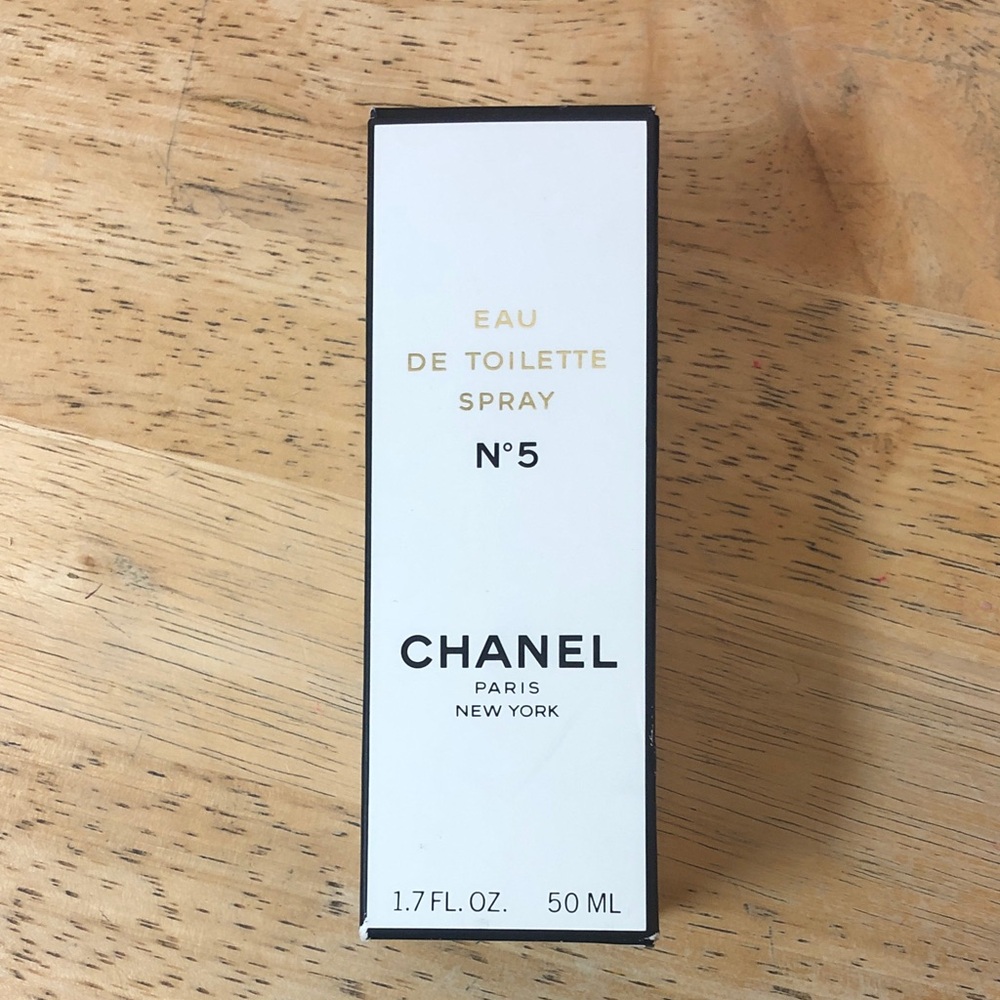 CHANEL No.5 Eau de Toilette Spray - 1.7oz Brand New